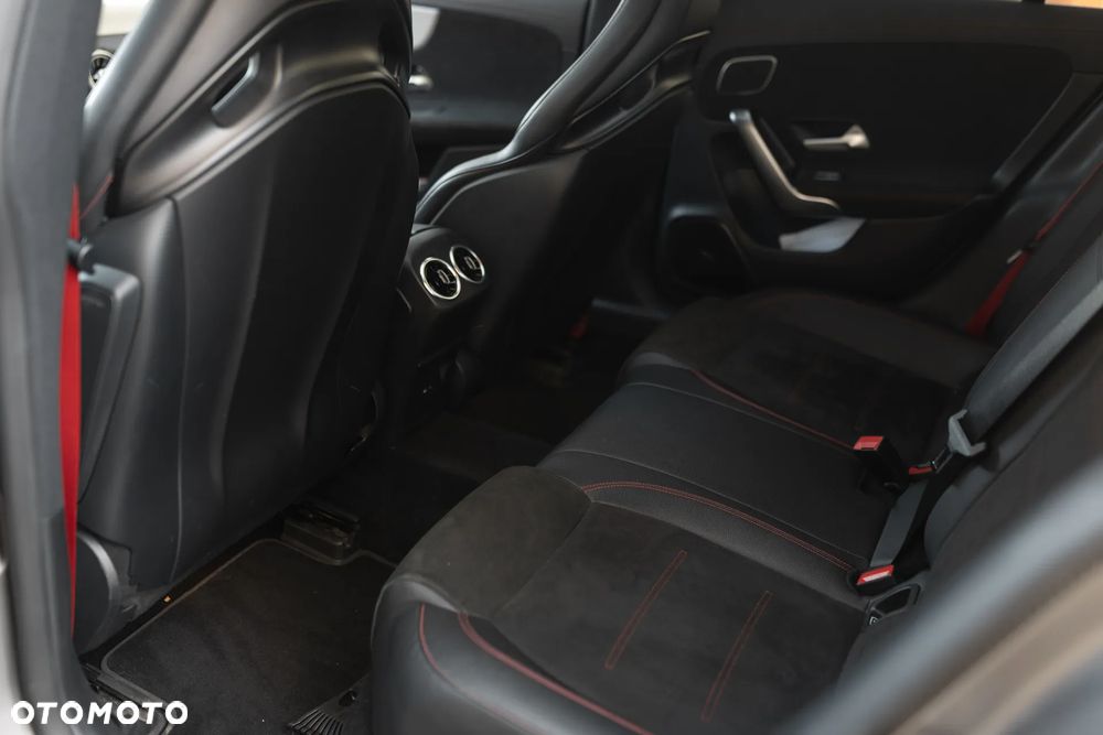 Mercedes-Benz CLA AMG 35 4-Matic 7G-DCT - 14