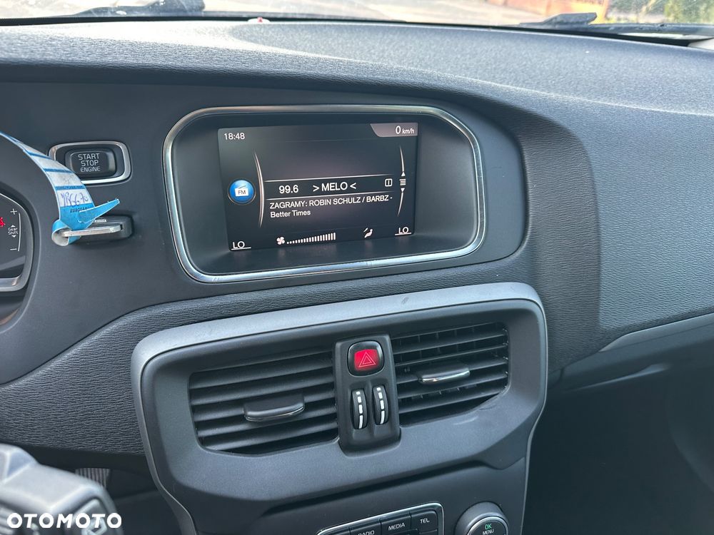 Volvo V40 - 24