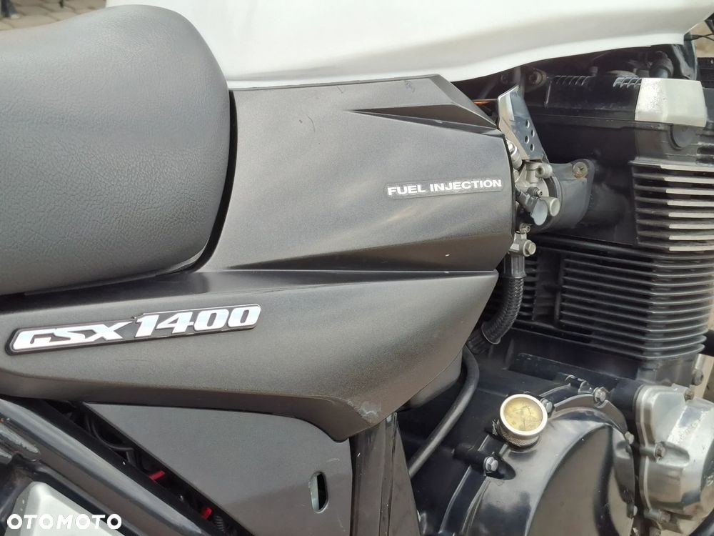 Suzuki GSX - 12