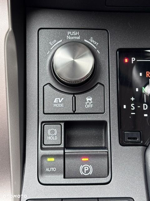 Lexus NX 300h F Impression AWD - 35