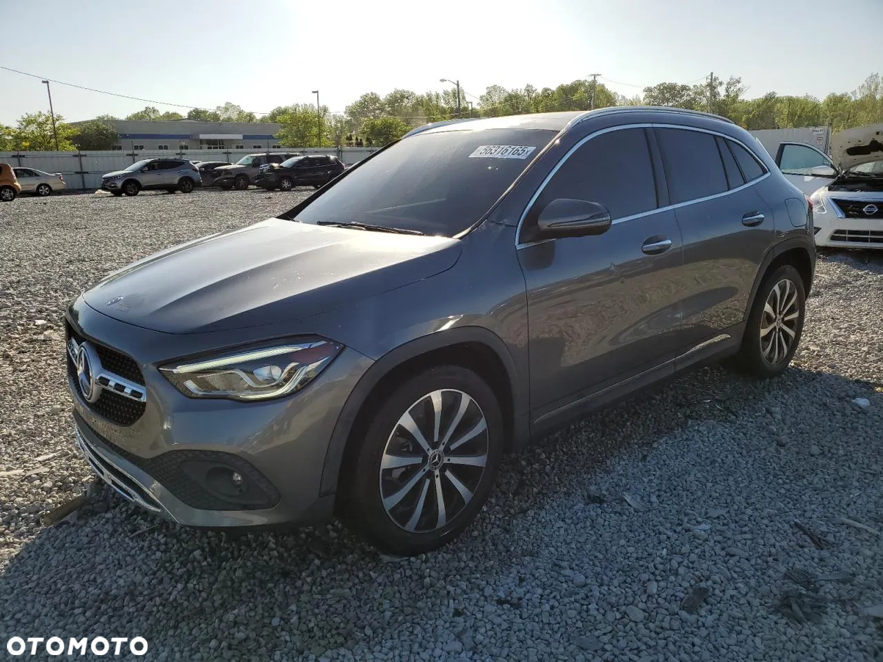 Mercedes-Benz GLA - 2