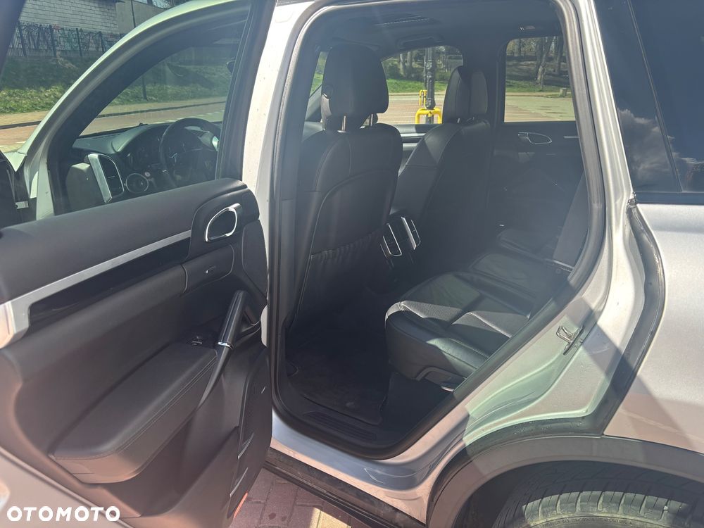 Porsche Cayenne - 12