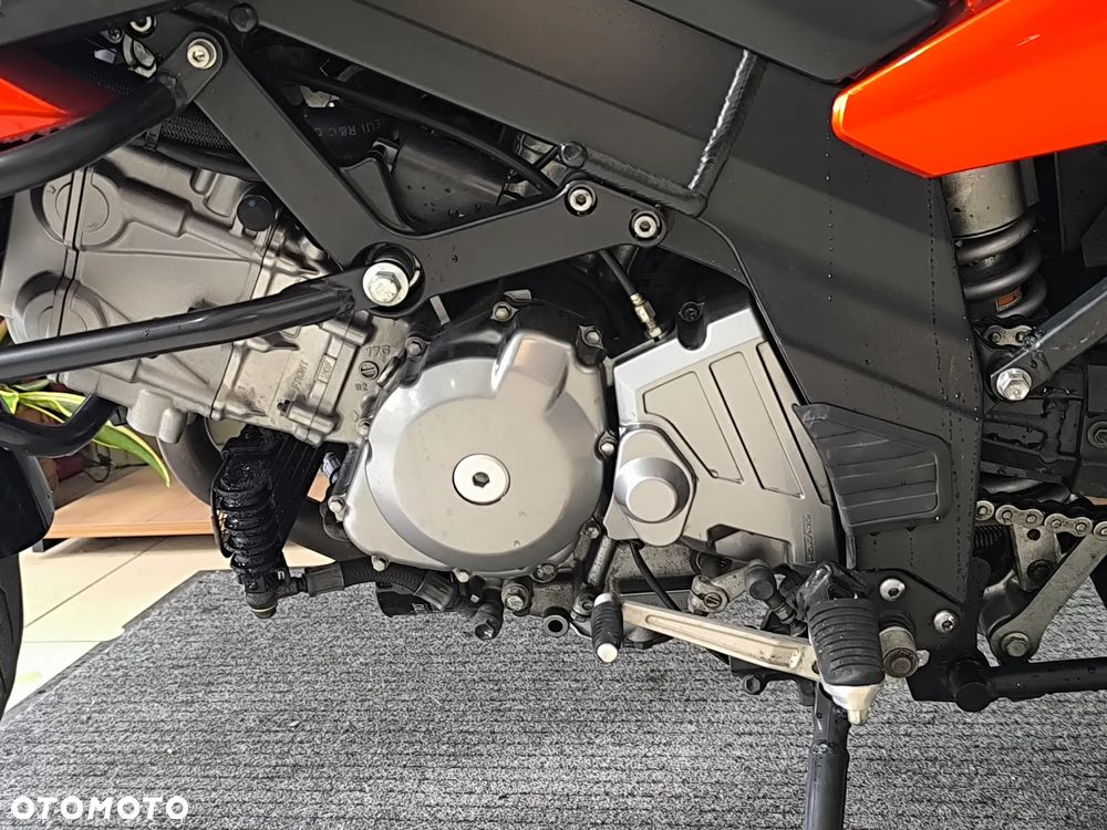 Suzuki V-STROM - 8