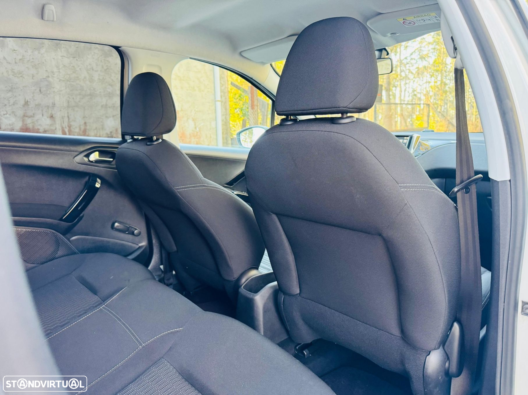 Peugeot 208 1.6 BlueHDi Style - 30
