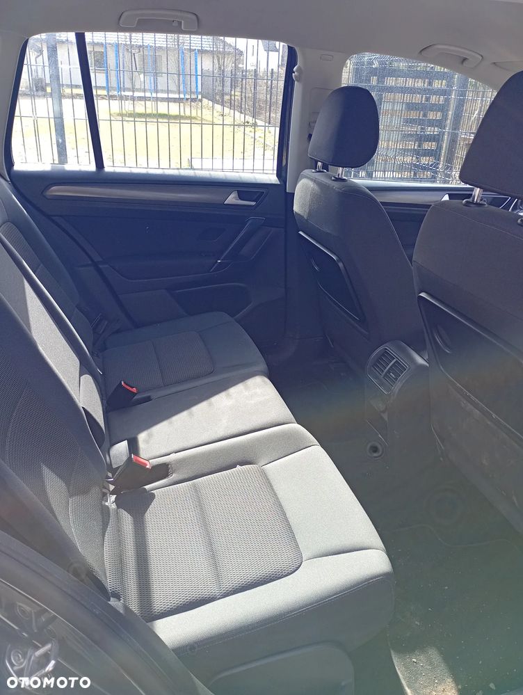 Volkswagen Golf Sportsvan ver-1-6-tdi-bluemotion-comfortline - 18
