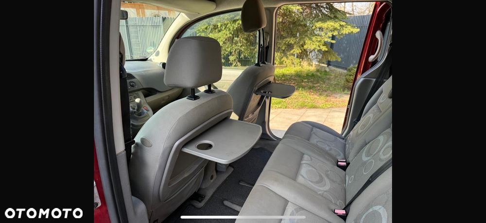 Renault Kangoo 1.6 8V Happy Family - 12