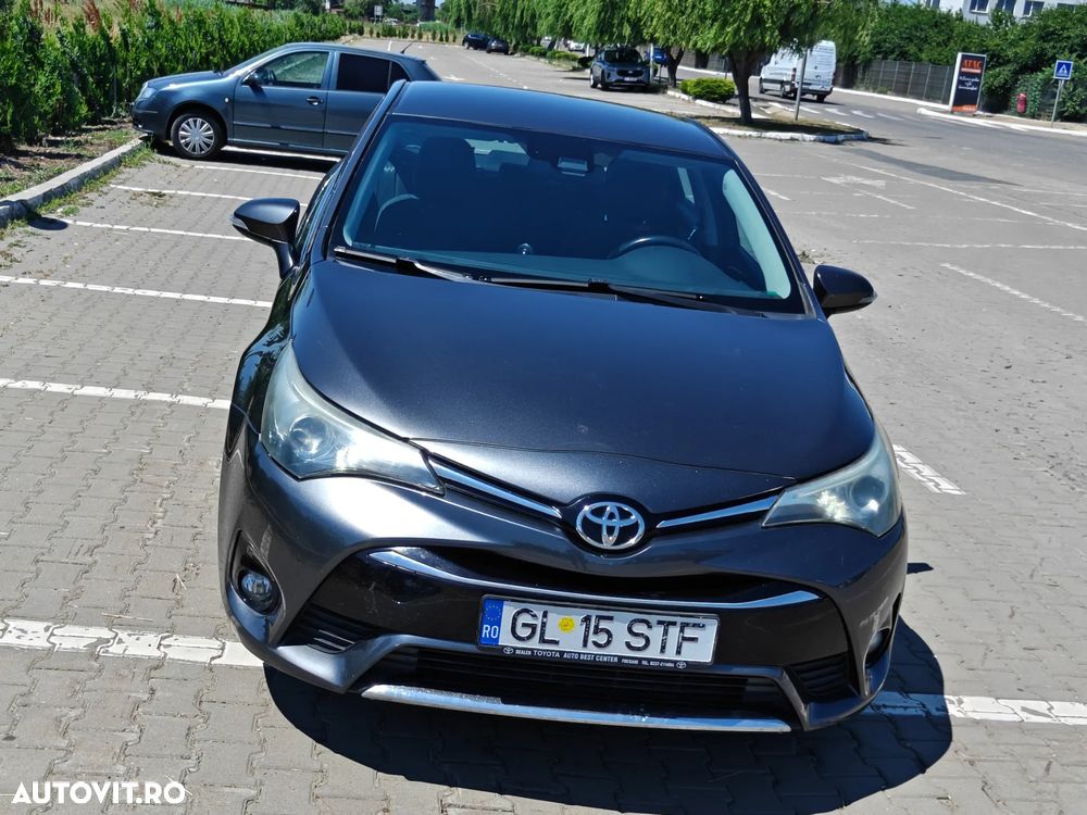 Toyota Avensis 2.0 D-4D Executive Terracotta - 1
