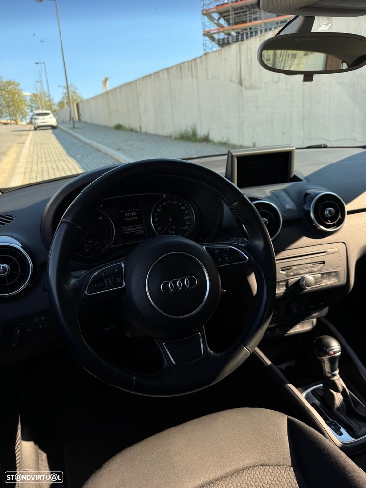 Audi A1 Sportback 1.6 TDi S-line S tronic - 12