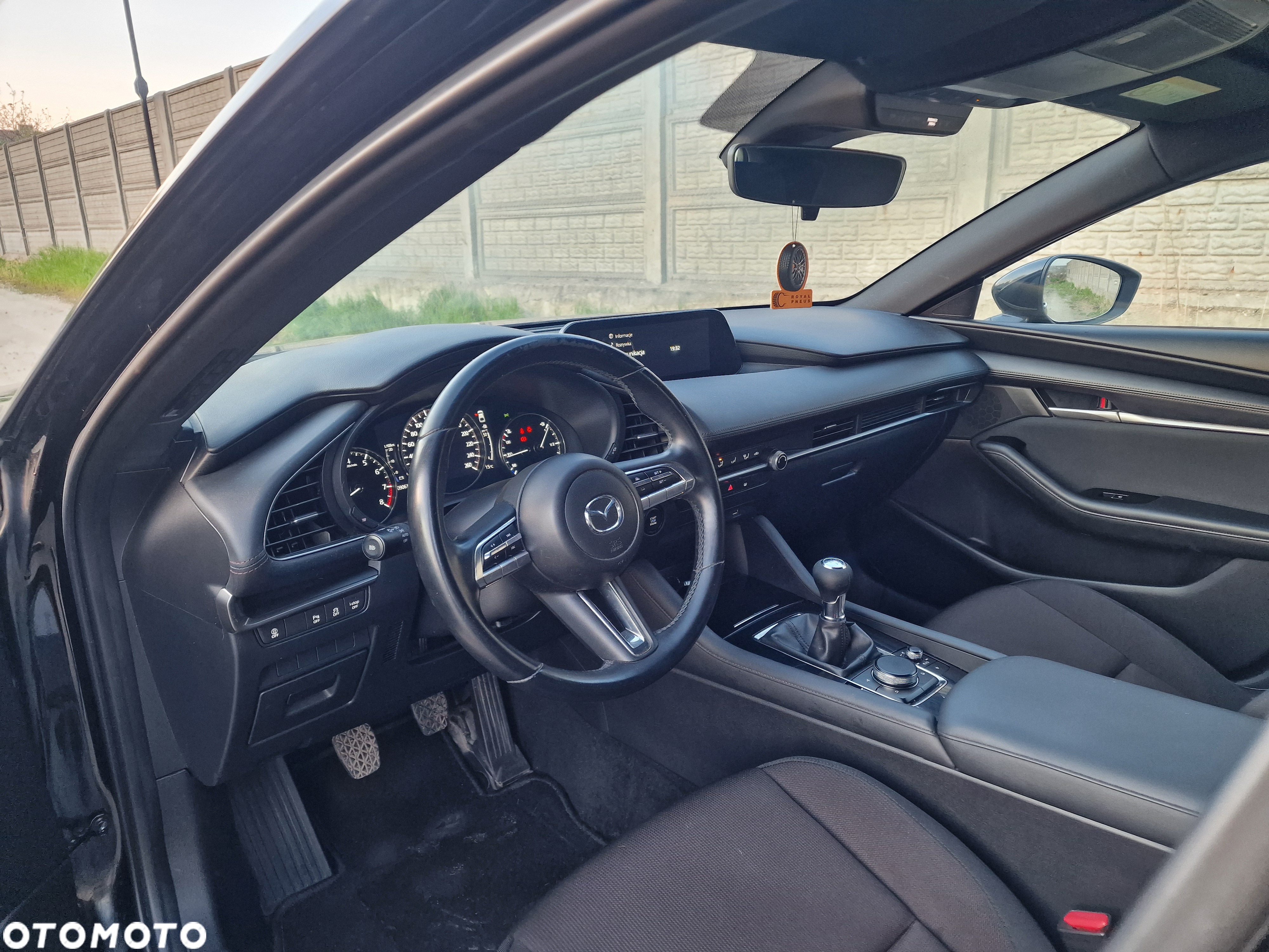 Mazda 3 e-SKYACTIV-G 2.0 M HYBRID - 8