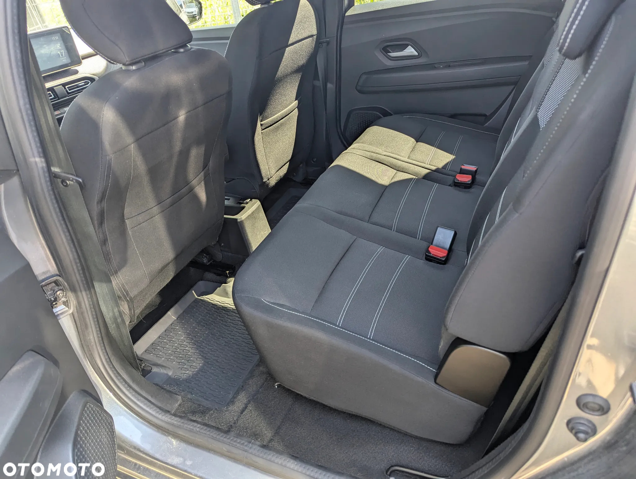 Dacia Jogger 1.0 TCe Essential 7os - 13