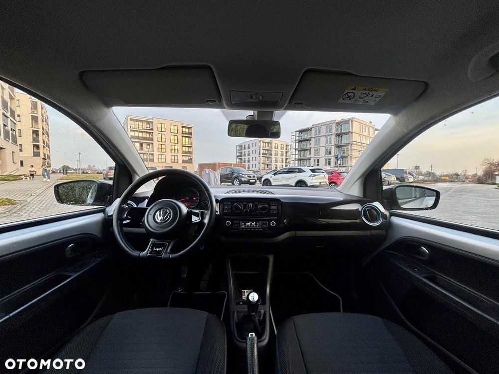 Volkswagen up! 1.0 cross - 12