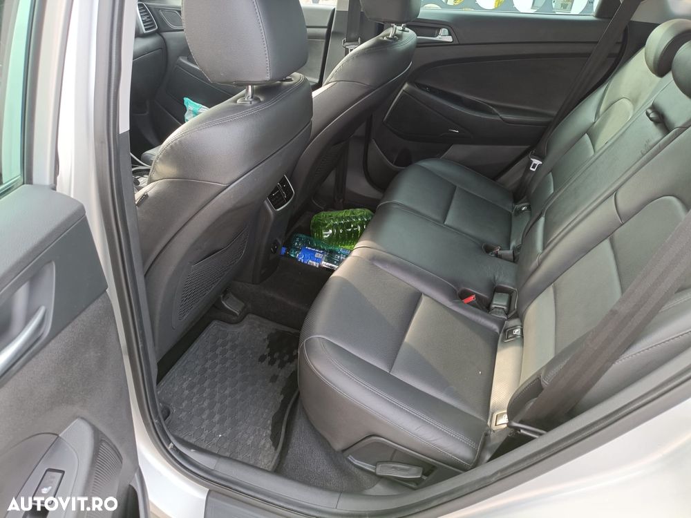 Hyundai Tucson 2.0 CRDI 4WD 8AT Premium - 8