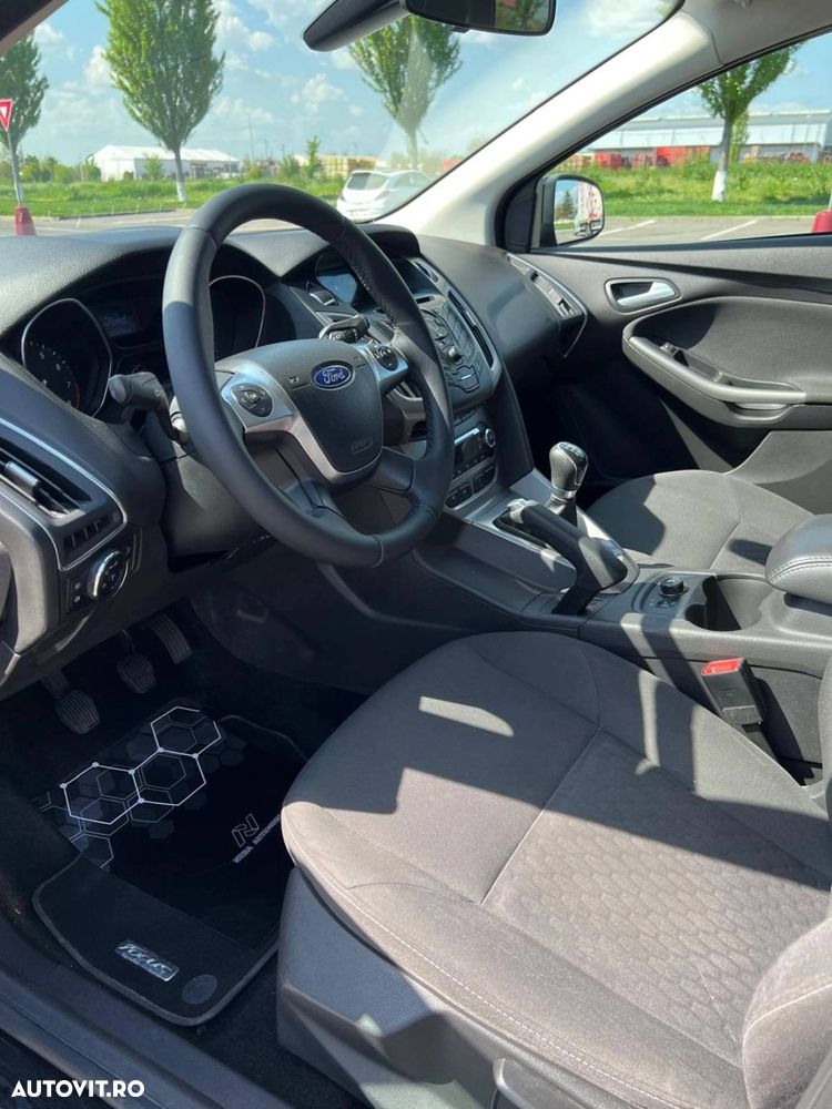 Ford Focus - 11