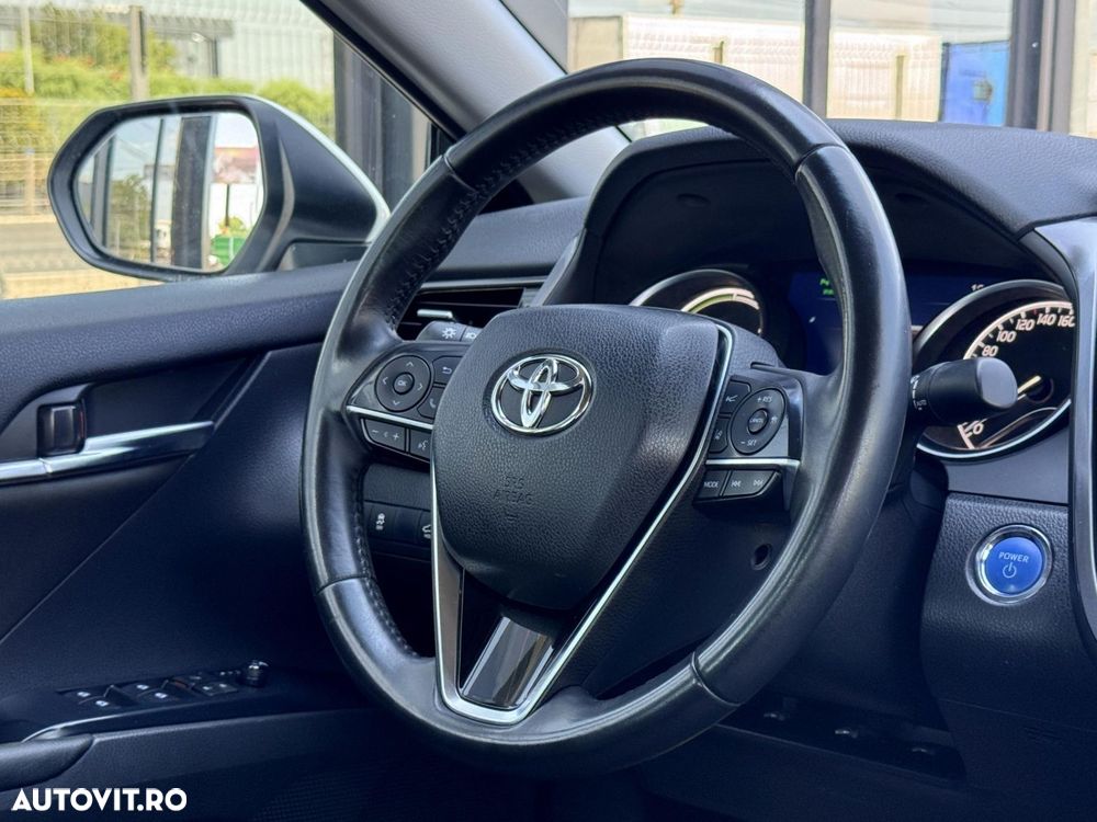 Toyota Camry - 12