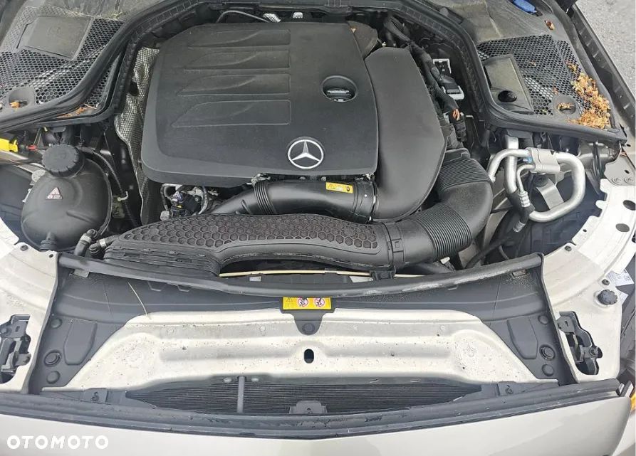 Mercedes-Benz Klasa C 300 4Matic 9G-TRONIC AMG Line - 14