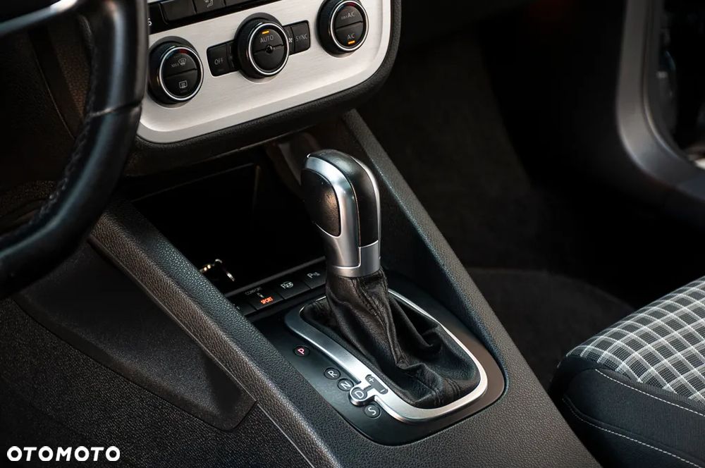 Volkswagen Scirocco 2.0 TSI (BlueMotion Technology) DSG - 36