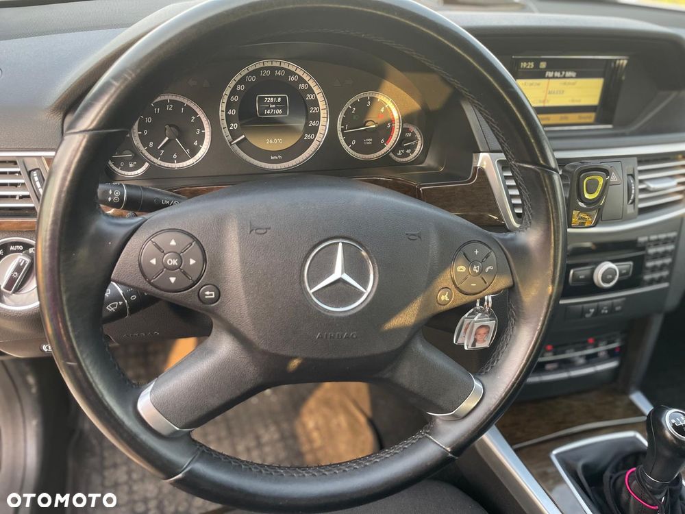 Mercedes-Benz Klasa E 200 CDI BlueEff - 4