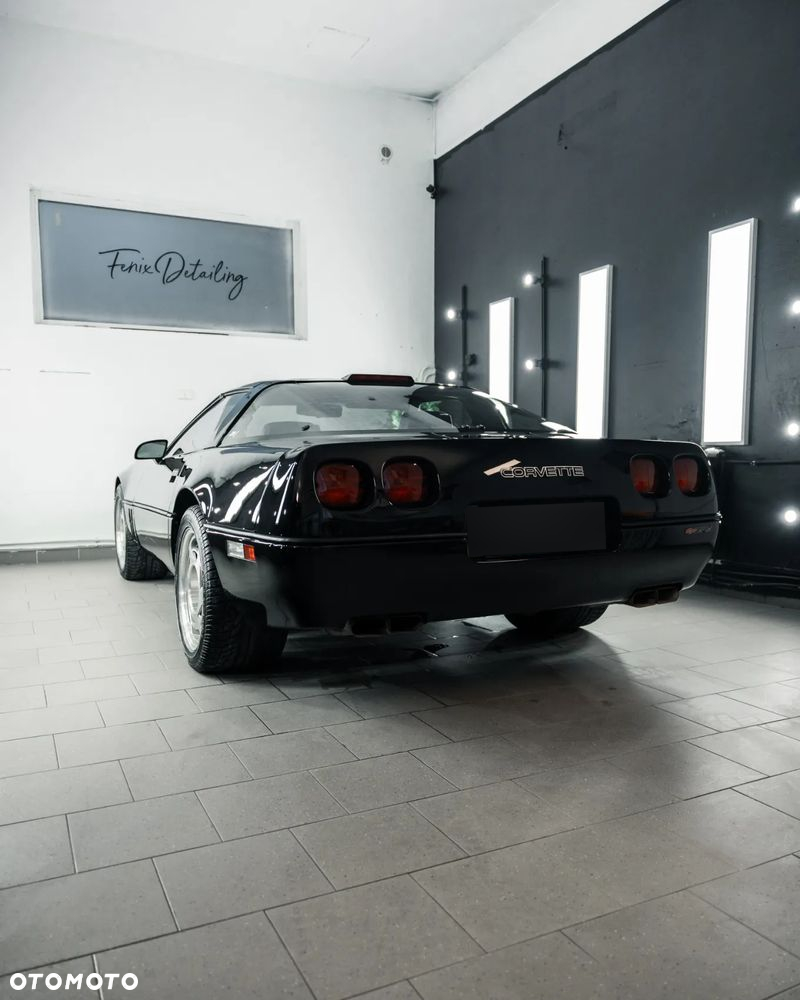 Chevrolet Corvette - 6