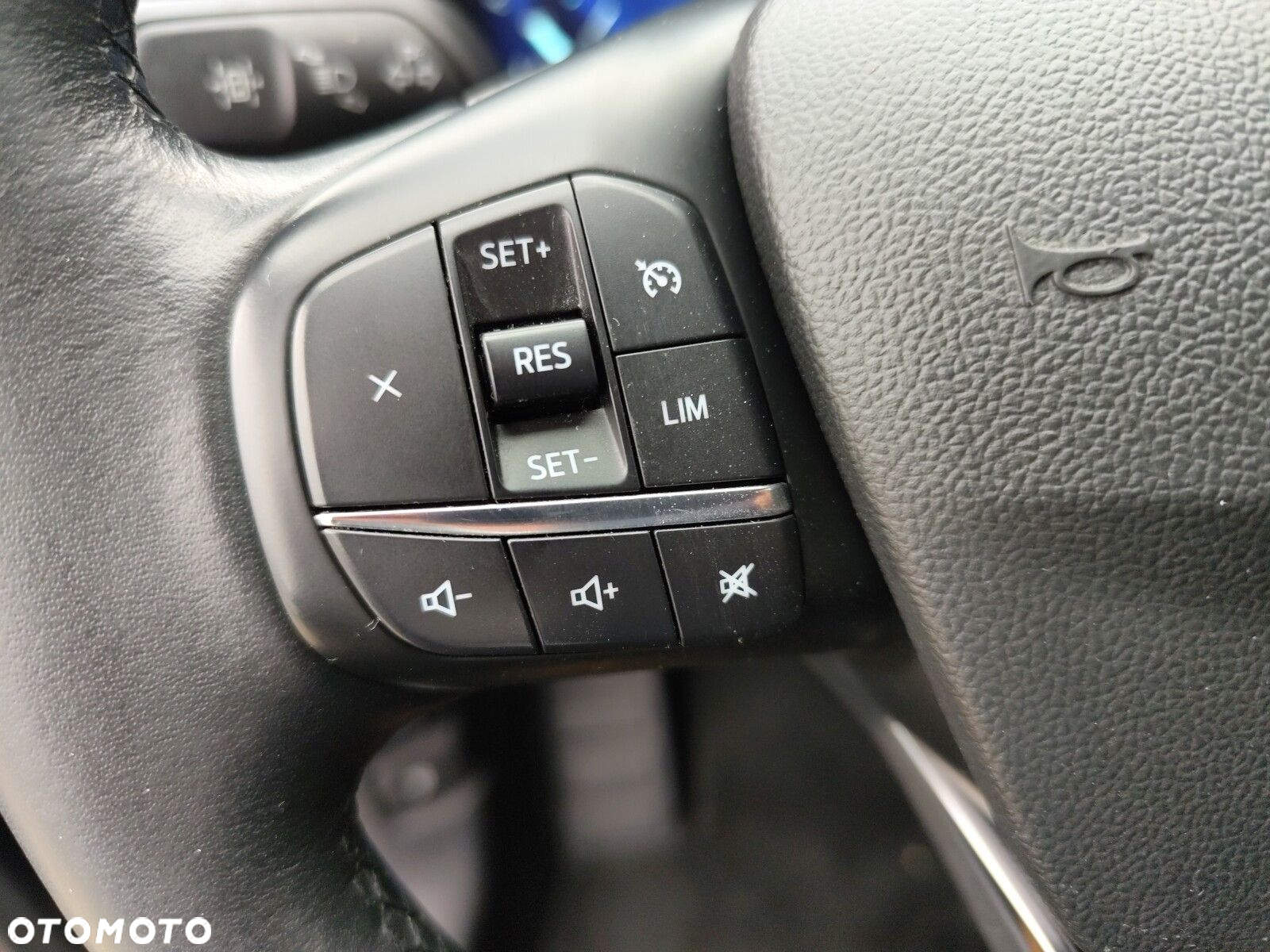 Ford Kuga - 22