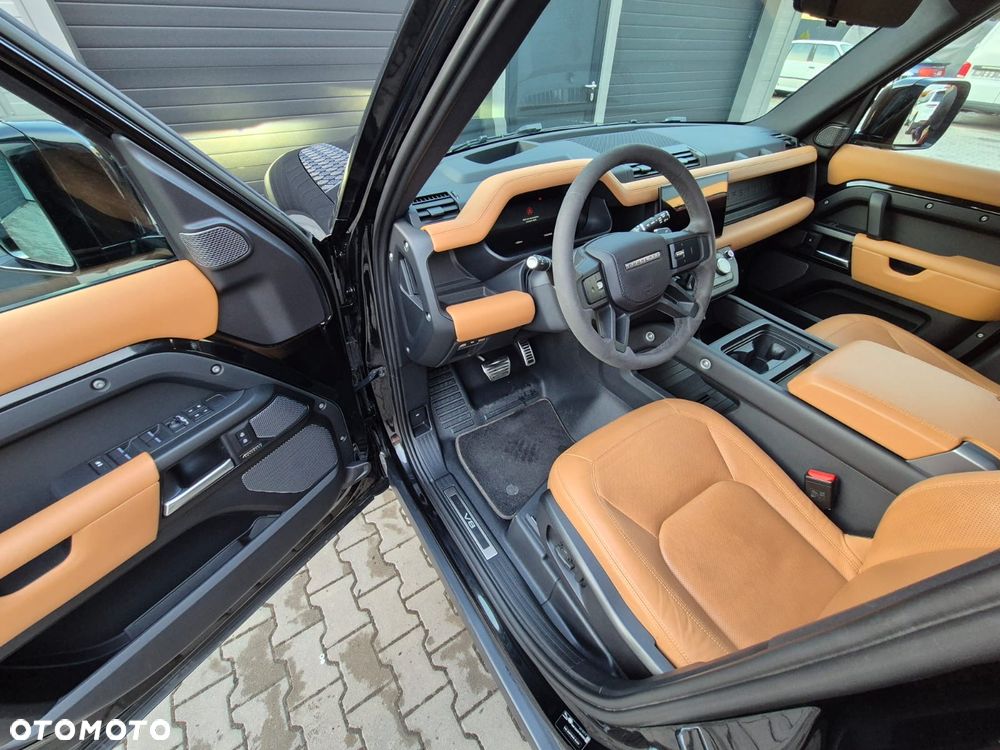 Land Rover Defender 110 P525 V8 - 20