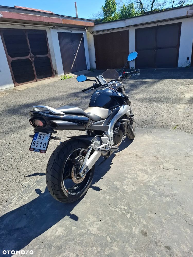 Suzuki GSR - 3