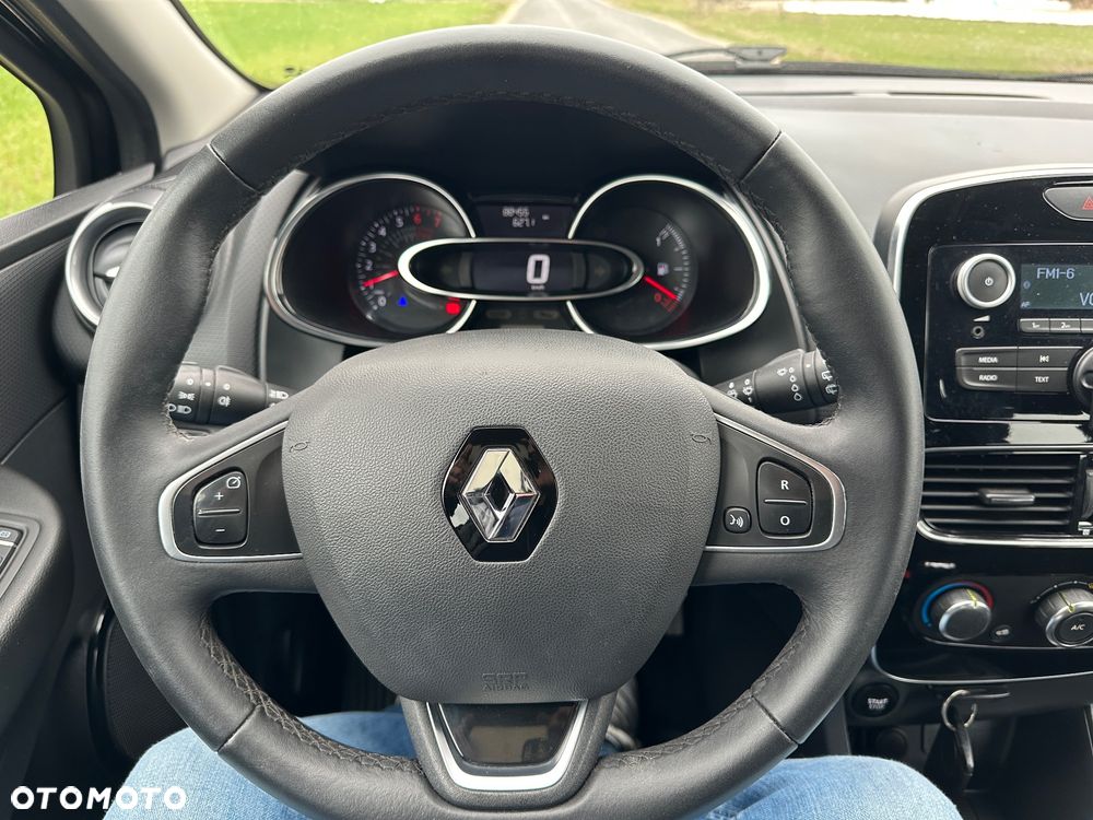 Renault Clio 1.2 16V 75 LIMITED - 33