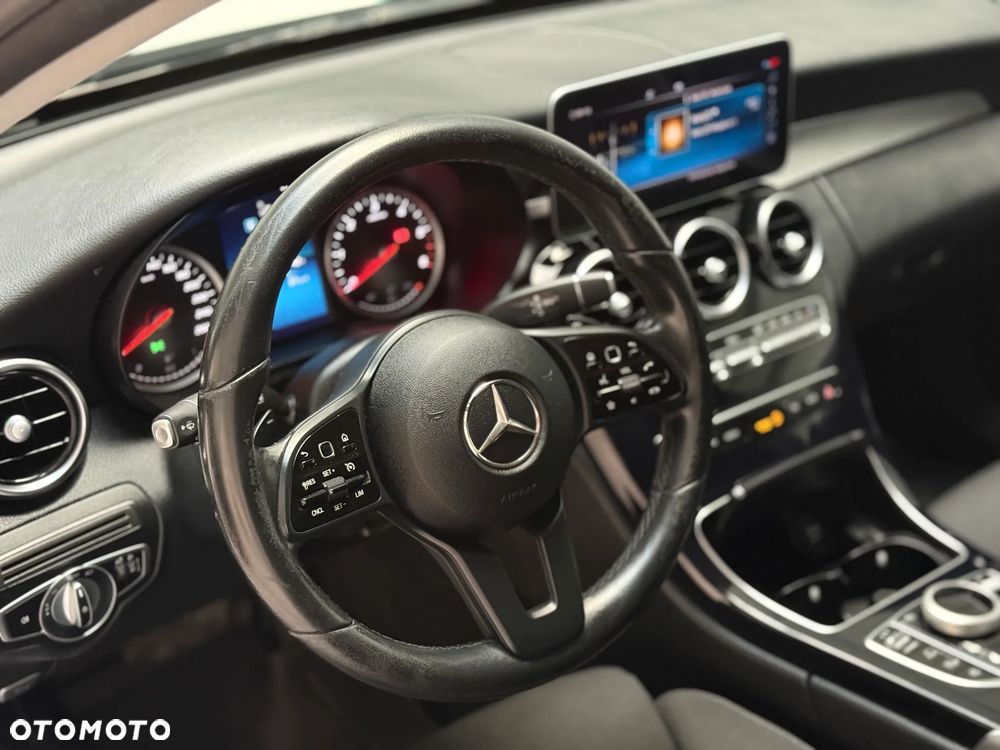 Mercedes-Benz Klasa C 200 d 9G-TRONIC - 16