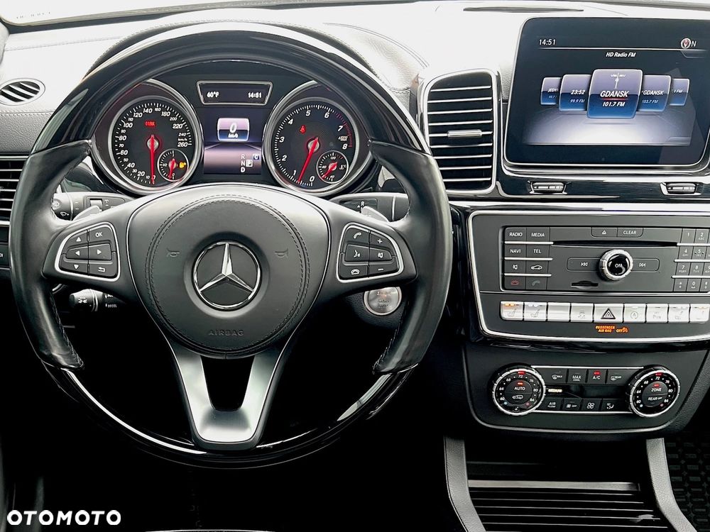 Mercedes-Benz GLS - 25