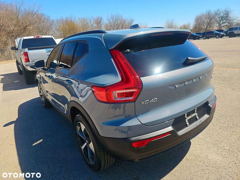 Volvo XC 40 B4 Ultimate Dark - 4
