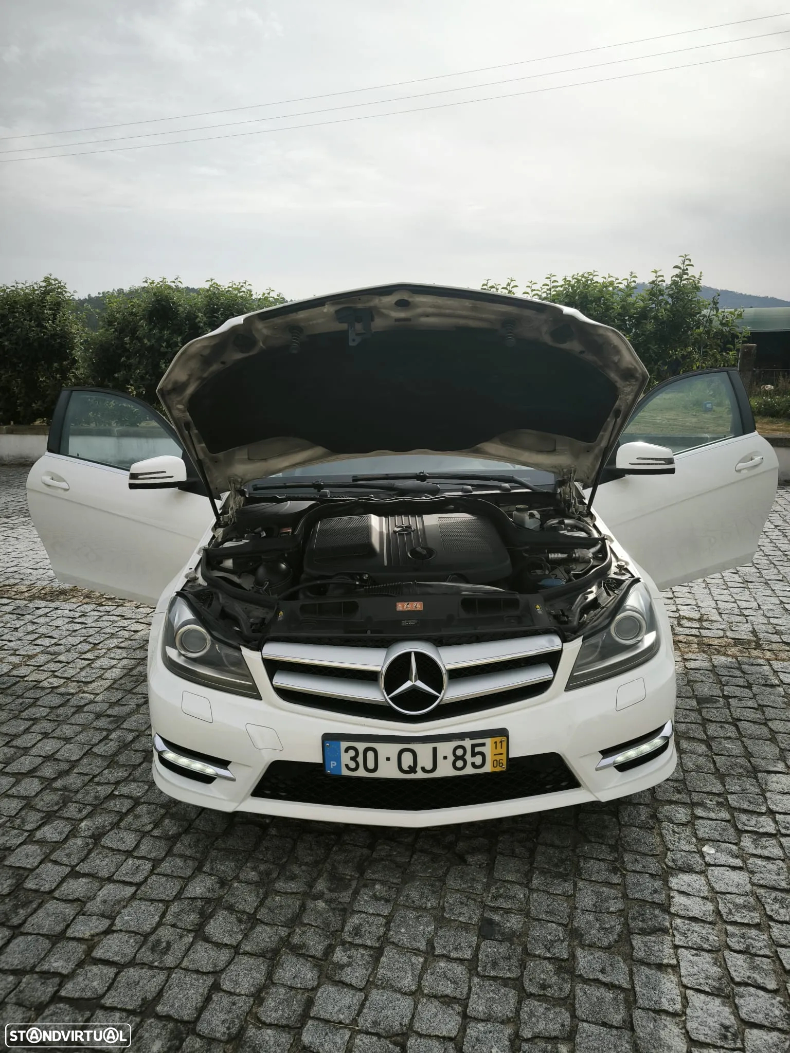 Mercedes-Benz C 220 CDI DPF Coupe (BlueEFFICIENCY) - 12