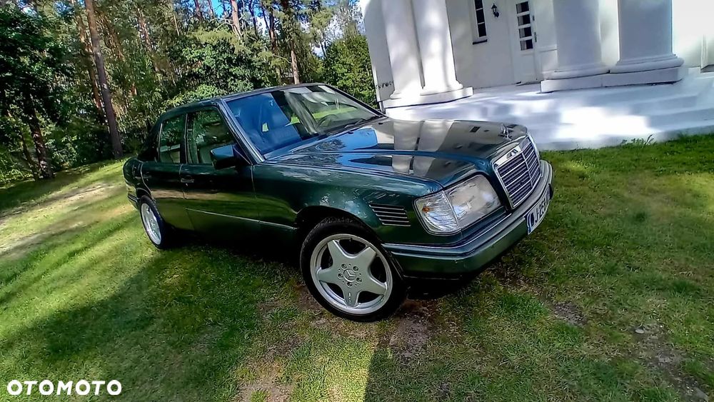 Mercedes-Benz Klasa E 300 D Turbo