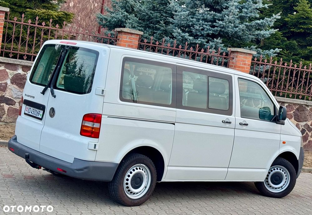Volkswagen Caravelle - 10