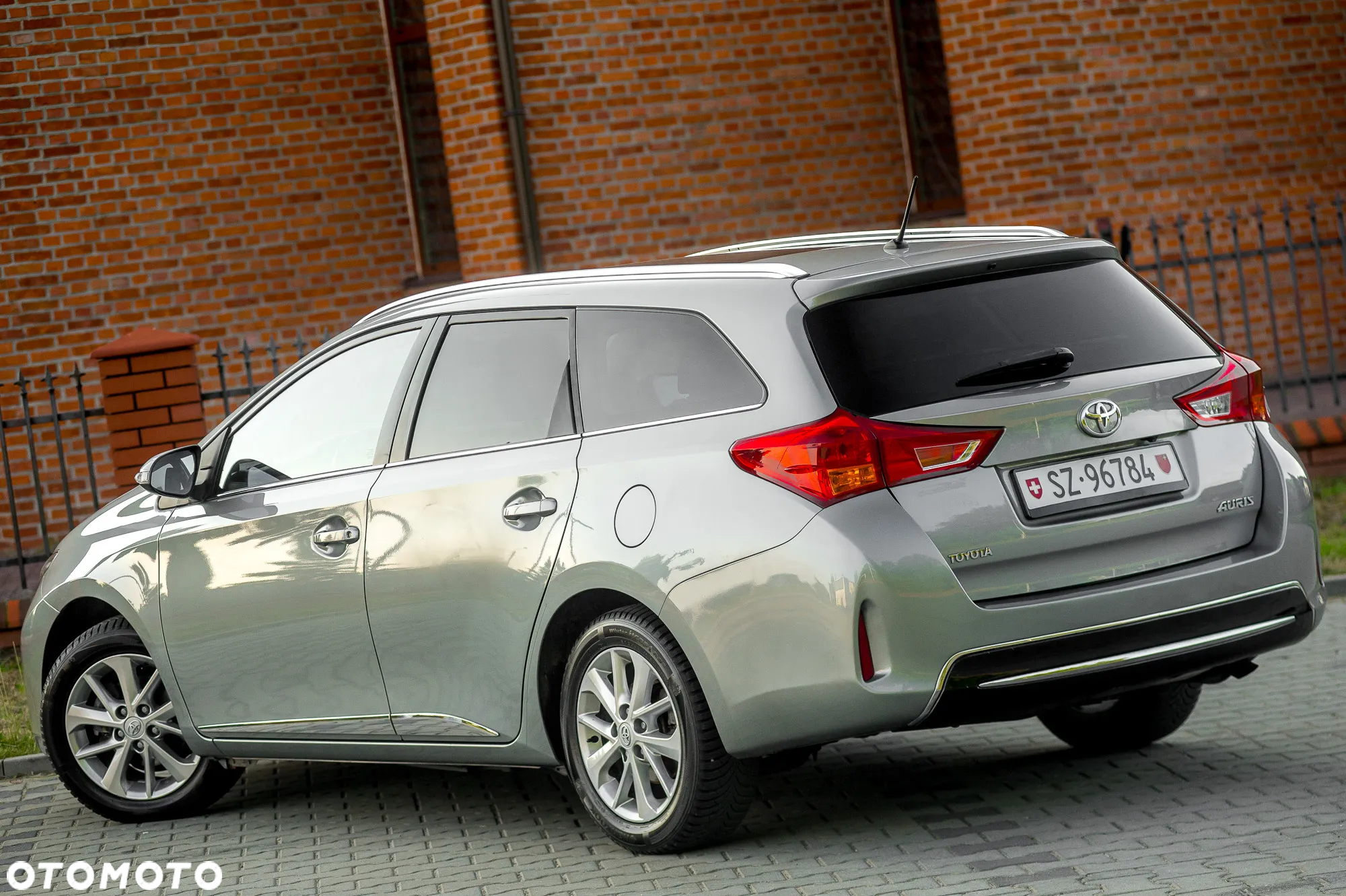 Toyota Auris - 11