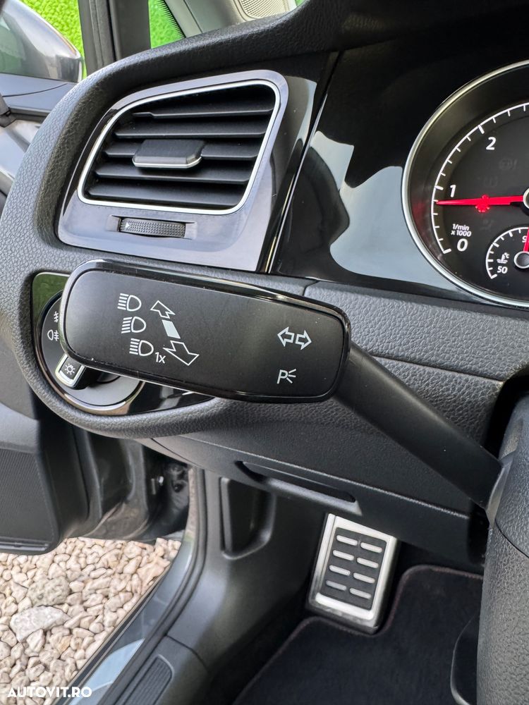 Volkswagen Golf 1.6 TDI DSG Sound - 19