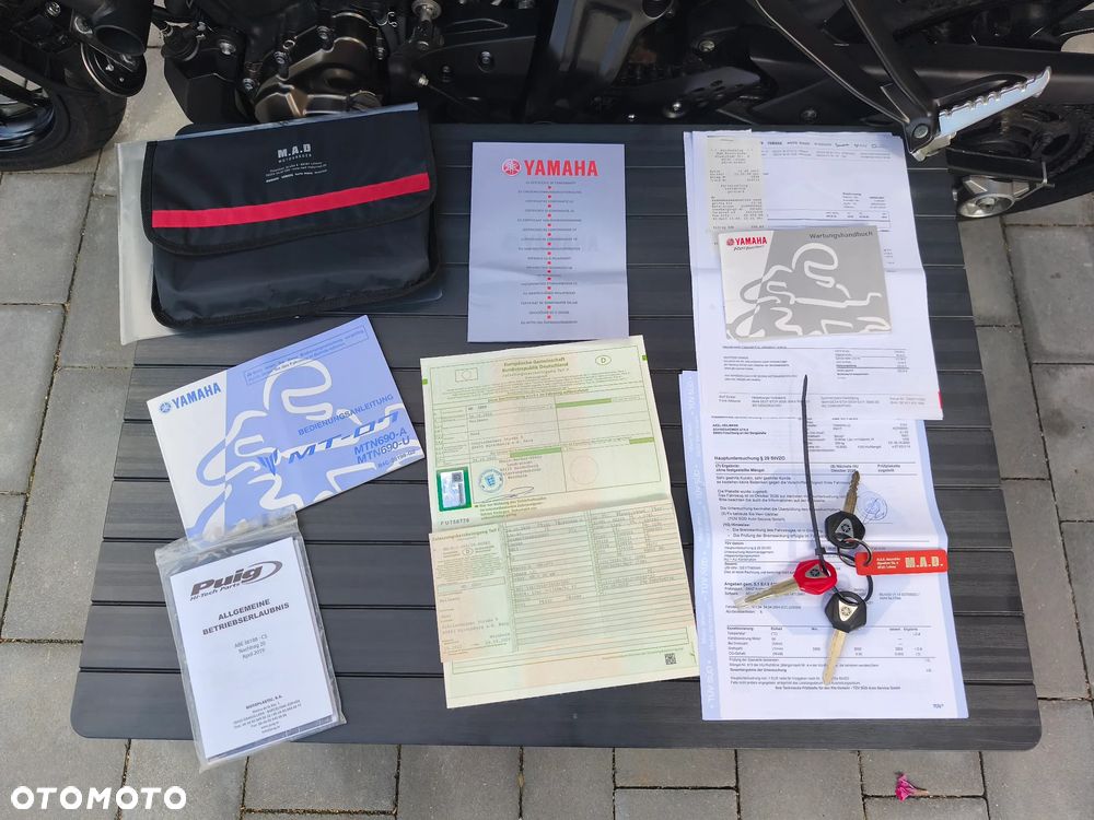 Yamaha MT - 28