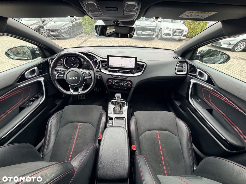 Kia ProCeed 1.6 T-GDI GT DCT - 13