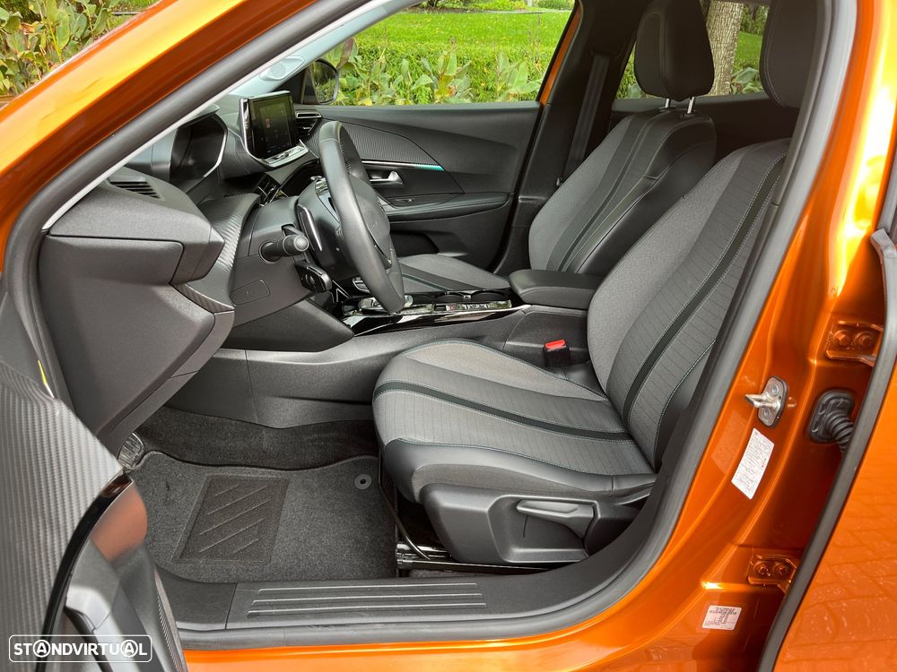 Peugeot 2008 1.2 PureTech Allure EAT8 - 9