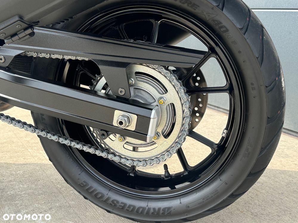 Suzuki V-STROM - 36