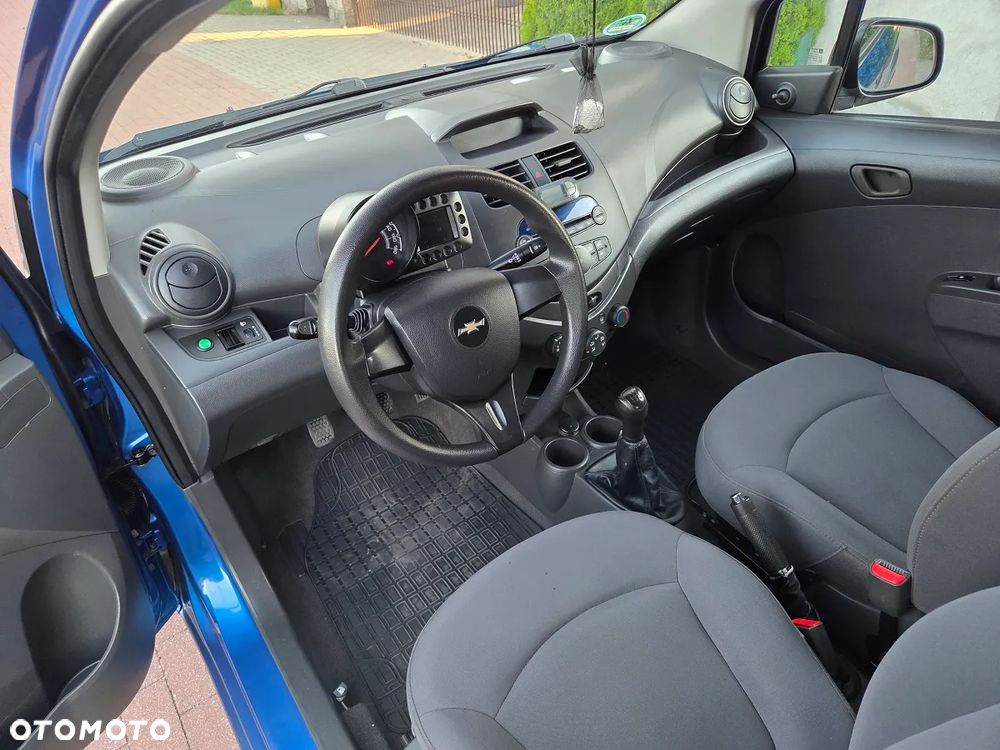 Chevrolet Spark 1.0 Base - 9