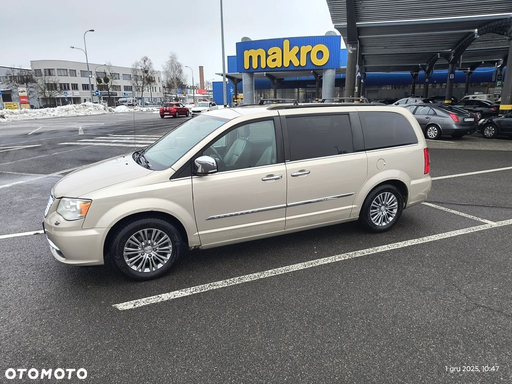 Chrysler Town & Country 3.6 Limited - 4