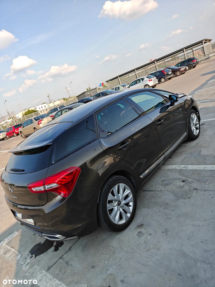 Citroën DS5 HDi 165 SoChic - 3