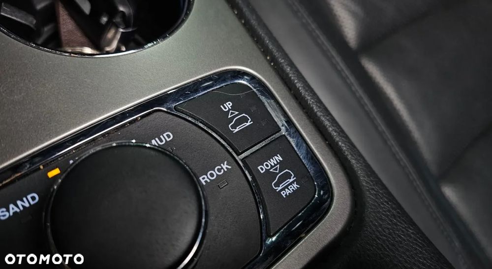 Jeep Grand Cherokee - 15