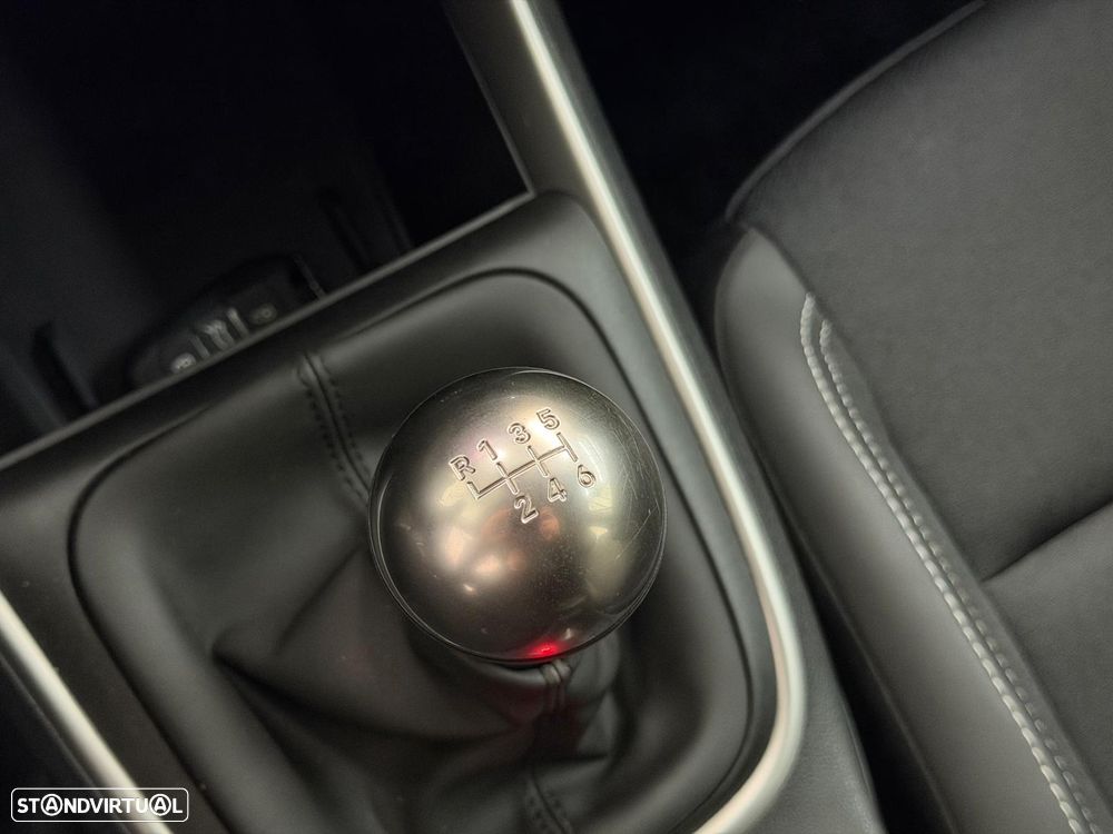 Jeep Avenger 1.2 GSE T3 Altitude - 17