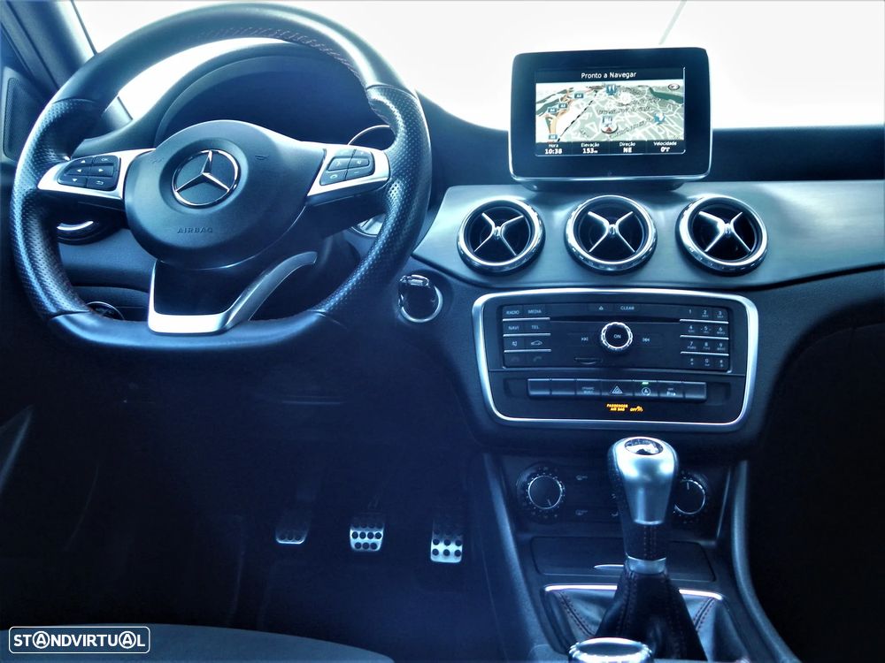 Mercedes-Benz GLA 180 d AMG Line - 22