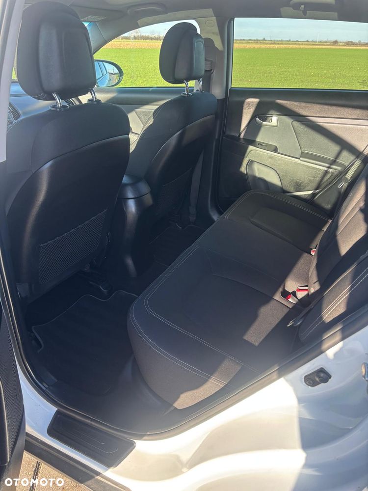 Kia Sportage 1.7 CRDI 2WD ISG Dream-Team Edition - 18