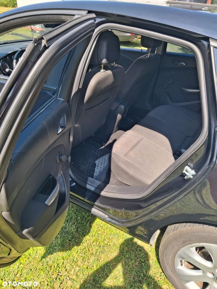 Opel Astra 1.6 Design Edition - 11