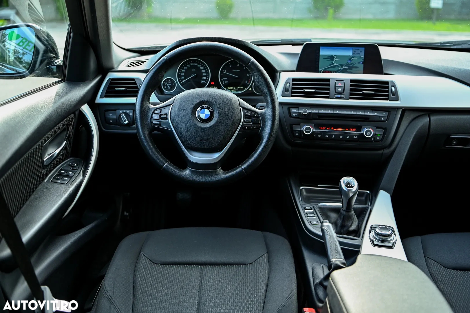 BMW Seria 3 320d Touring - 23