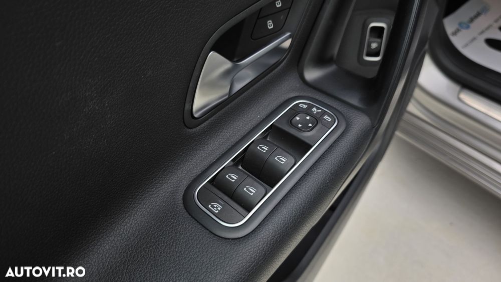 Mercedes-Benz A - 11