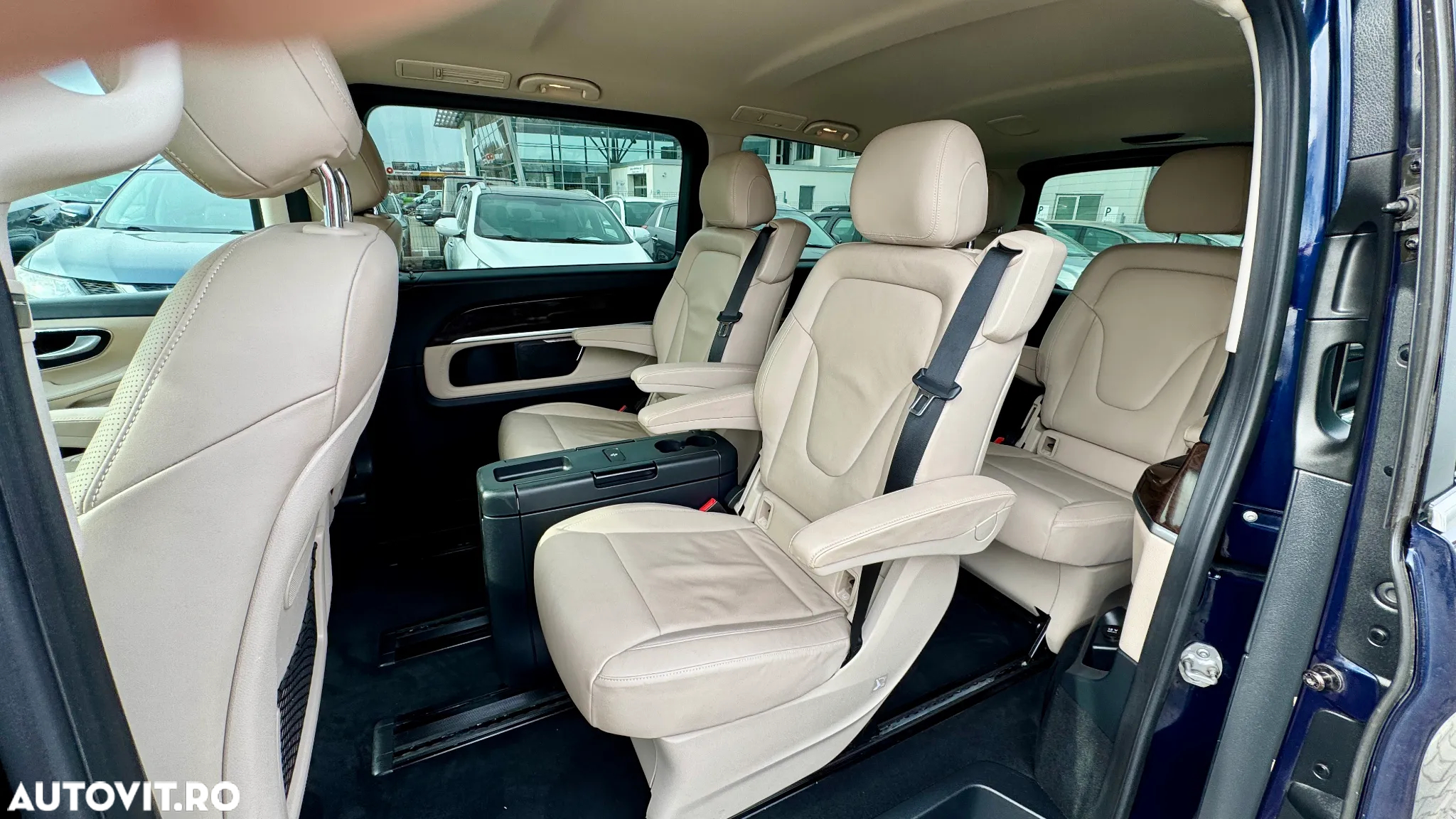 Mercedes-Benz V 250 (BlueTEC) d lang 4Matic 7G-TRONIC Avantgarde Edition - 7
