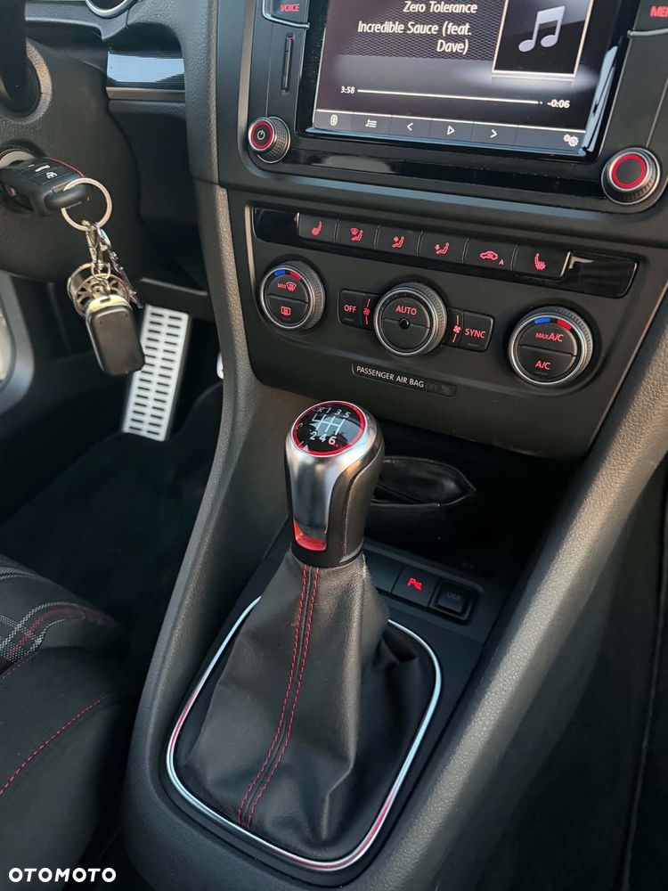 Volkswagen Golf 2.0 TSI GTI - 9